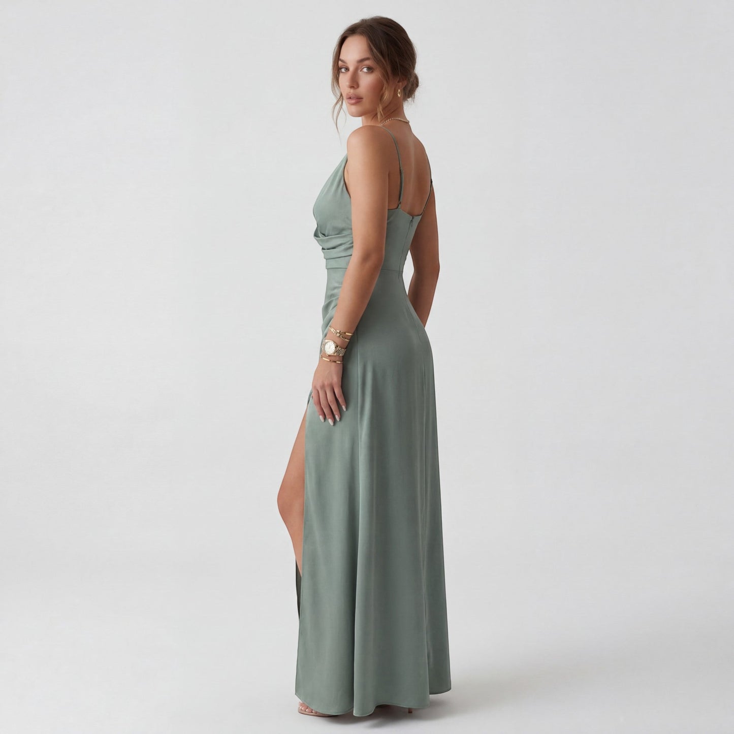 Robe Slip Femme Col V Fendue – Coupe Slim à Bretelles | Drapé Soyeux