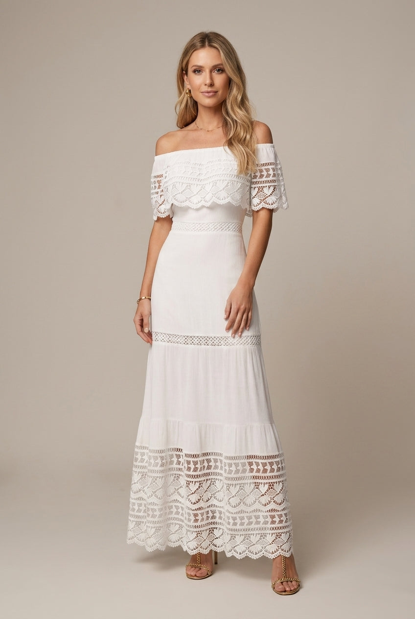 Robe Longue Femme en Dentelle – Épaules Dénudées et Jupe à Volants