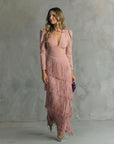 Robe Maxi Frangée Femme Col V – Manches Longues Coupe Ajustée
