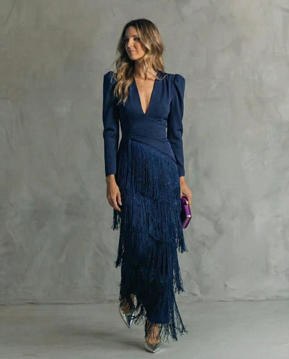 Robe Maxi Frangée Femme Col V – Manches Longues Coupe Ajustée
