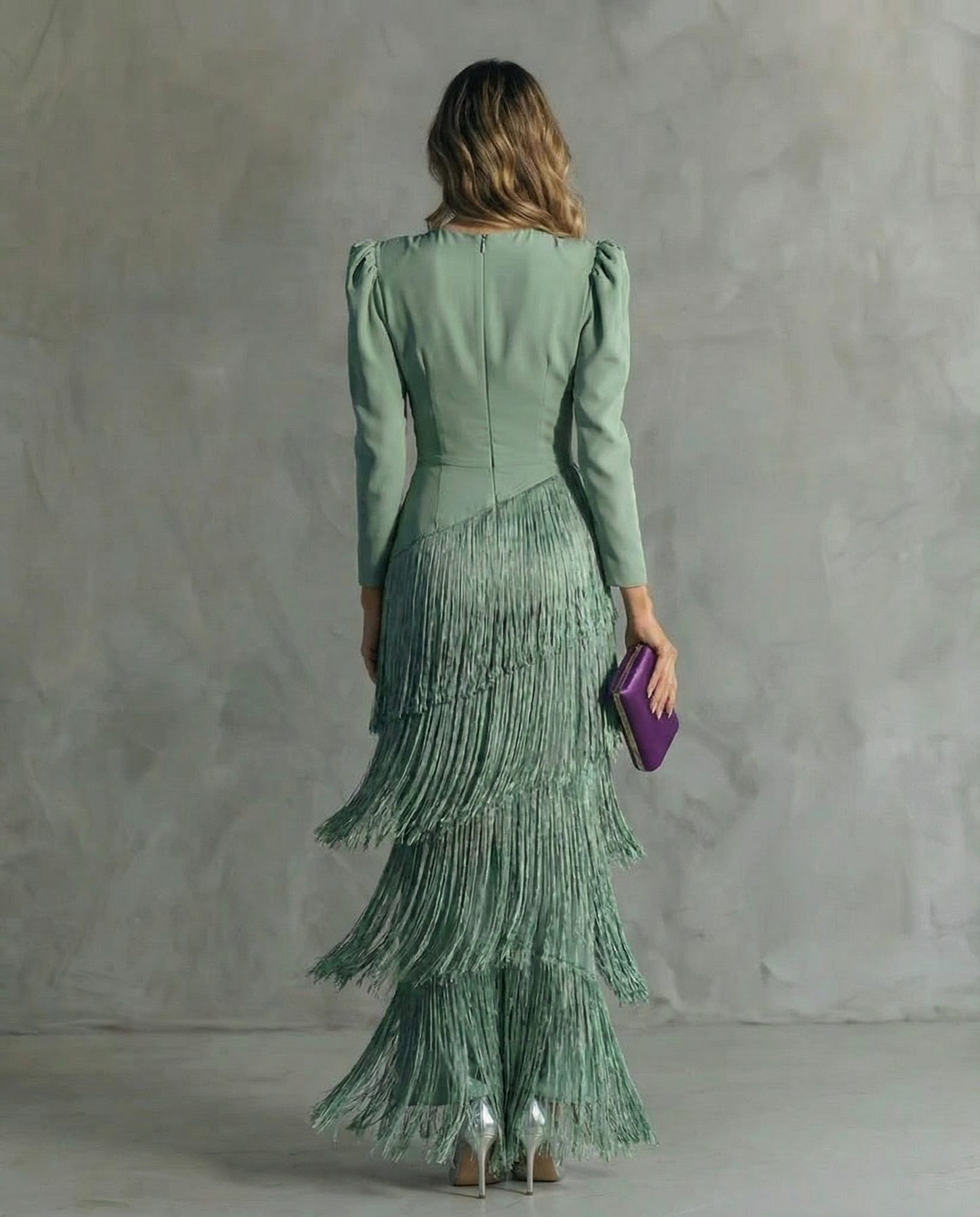 Robe Maxi Frangée Femme Col V – Manches Longues Coupe Ajustée