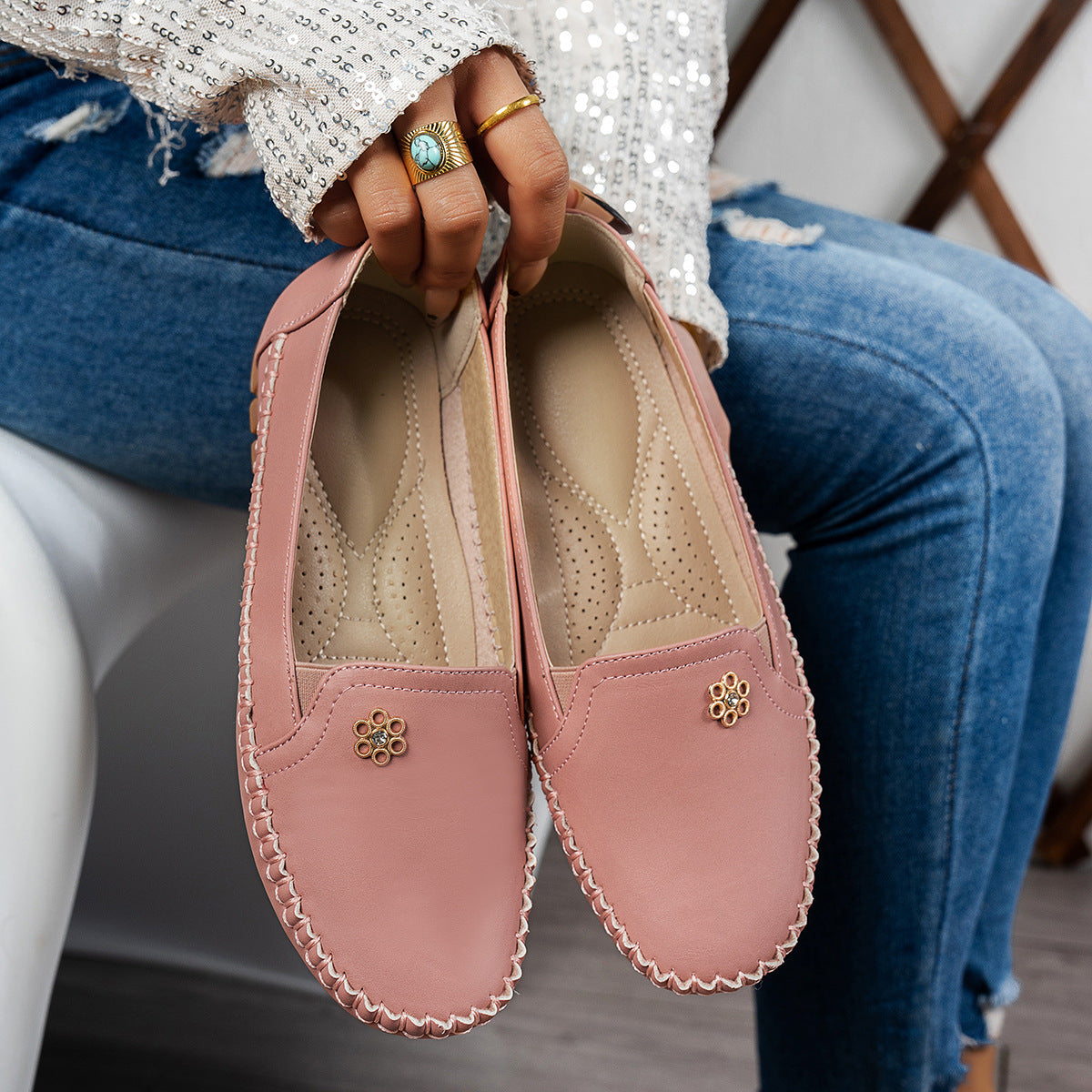 Mocassins Femme Apolline-Flore – détail de la tige