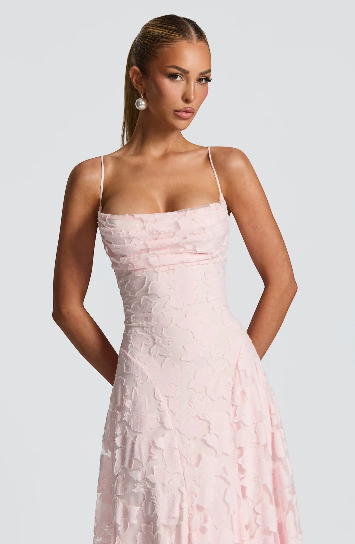 Robe Maxi Femme Dos Nu à Lacets – Corsage Ajusté | Dentelle Texturée
