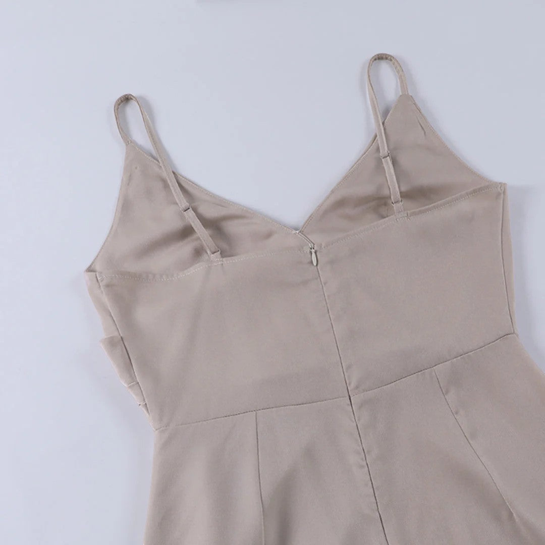 Robe Slip Femme Col V Fendue – Coupe Slim à Bretelles | Drapé Soyeux