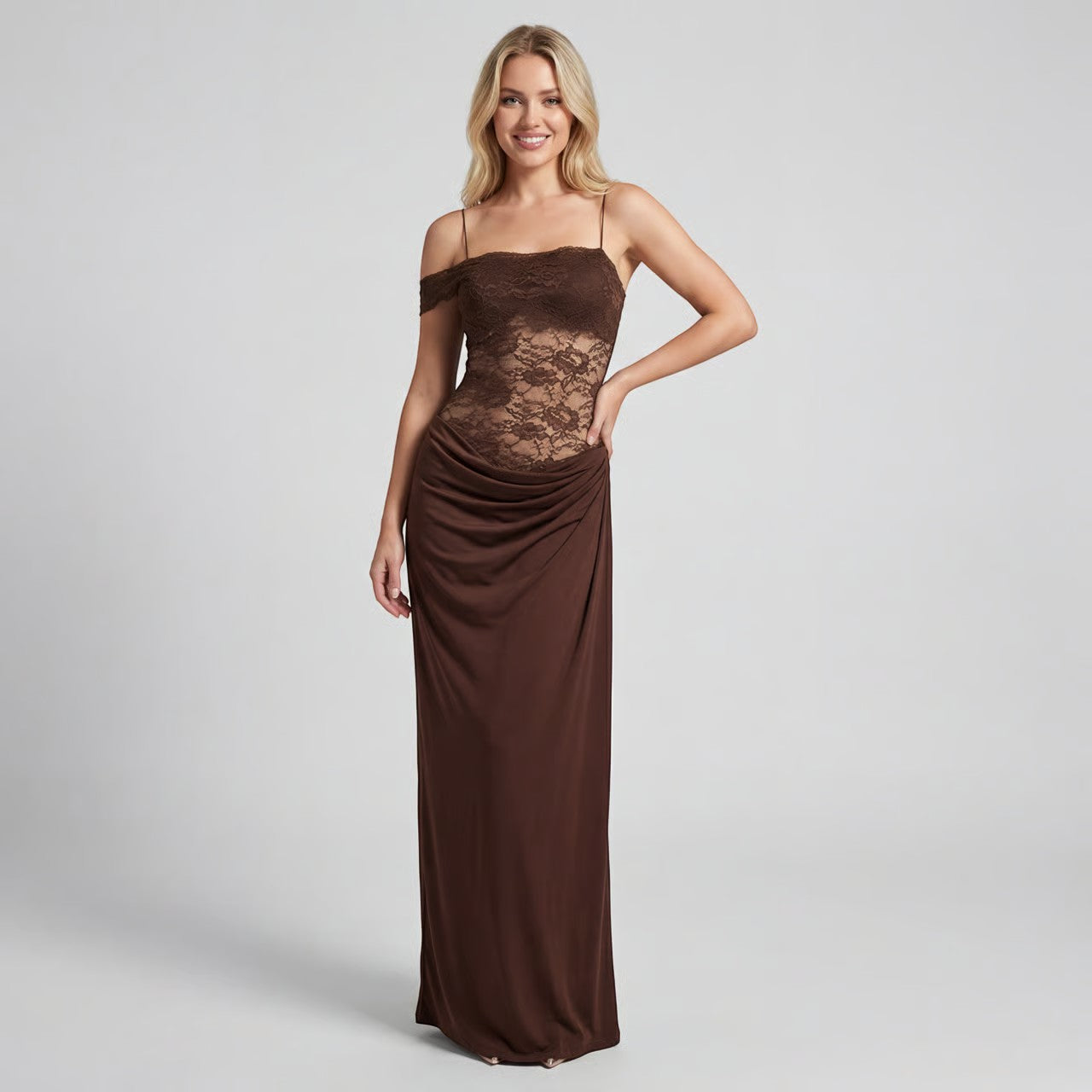 Robe femme en dentelle épaules dénudées – Coupe moulante maxi