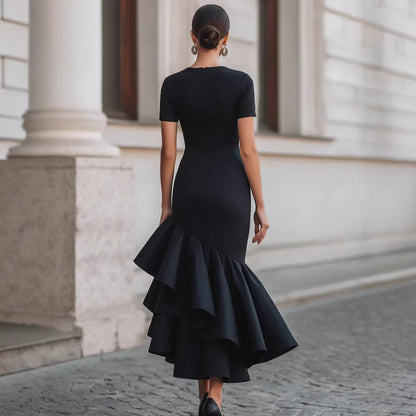Robe Femme Longue Asymétrique à Volants – Silhouette Élégante et Gainante