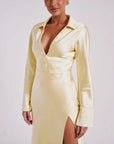 Robe Femme Satinée Manches Longues – Fendue et Élégante