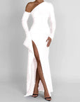 Robe Femme Épaule Dénudée – Coupe Cintrée et Fente Asymétrique