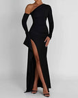 Robe Femme Épaule Dénudée – Coupe Cintrée et Fente Asymétrique