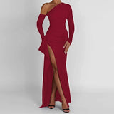 Robe Femme Épaule Dénudée – Coupe Cintrée et Fente Asymétrique