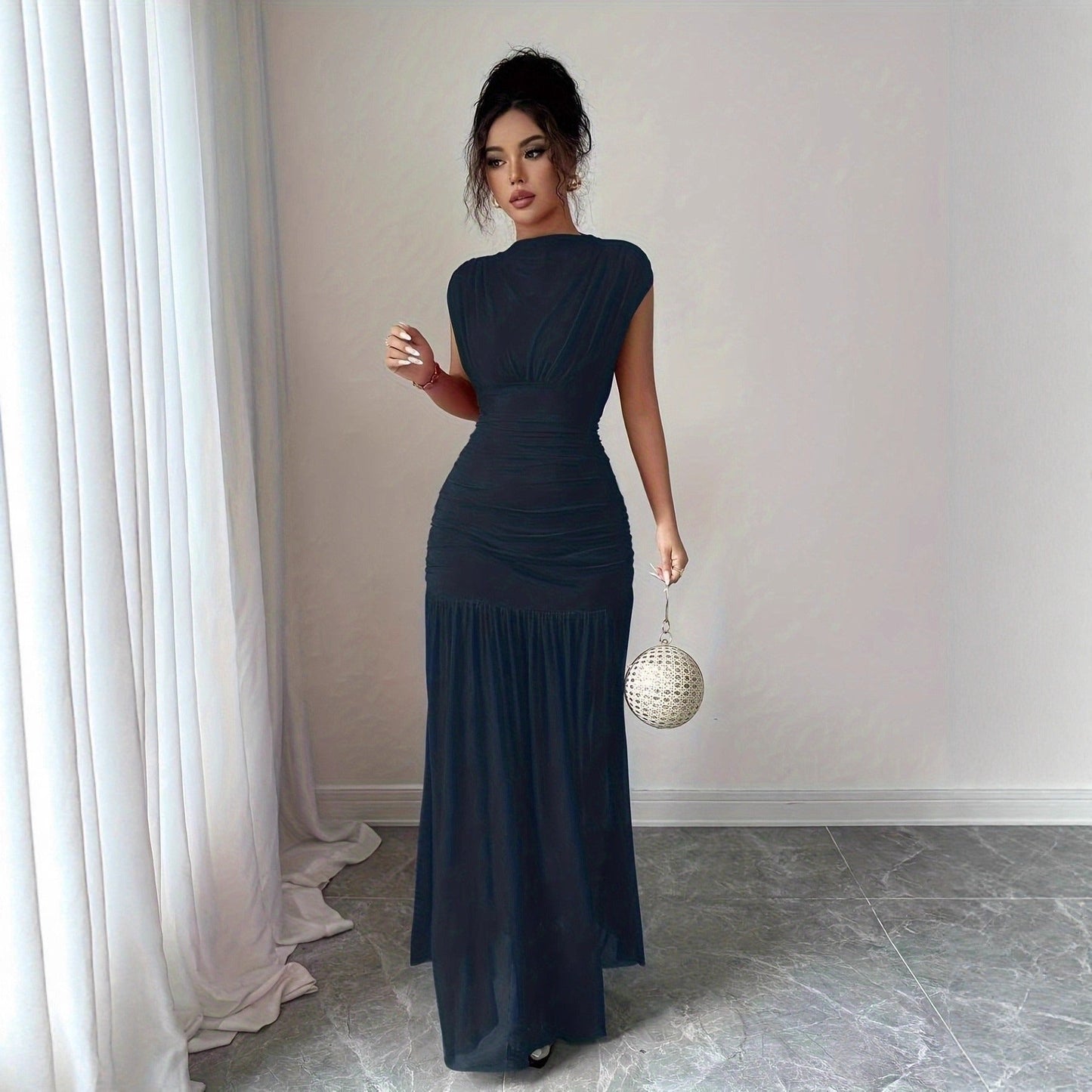Robe Maxi Femme en Mesh Froncé – Élégance Plissée Ajustée