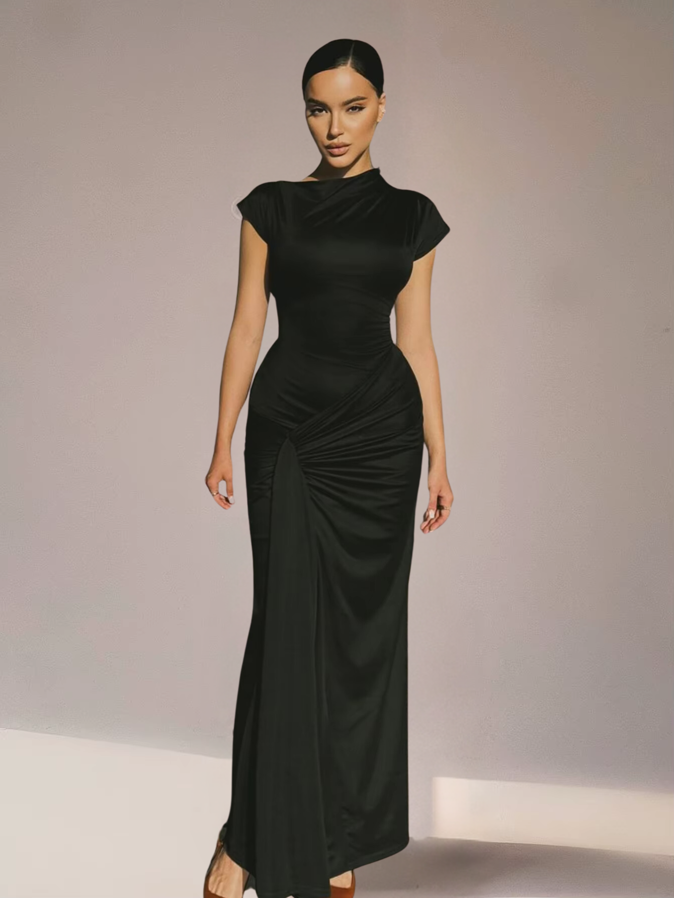 Robe Maxi Femme Encolure Asymétrique – Dos à Lacets Coupe Slim