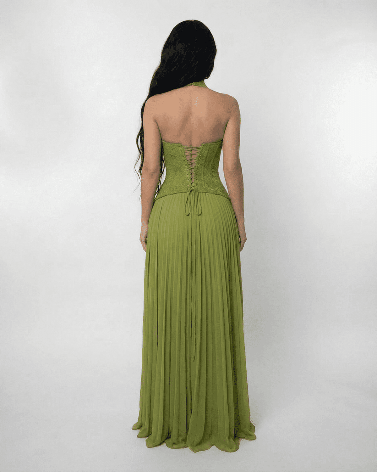 Robe Longue Femme à Col Licou – Dos Corset Lacé & Jupe Plissée